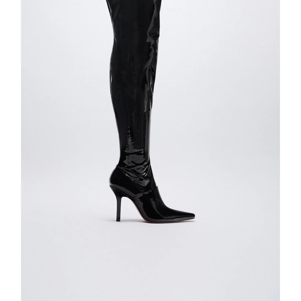 ZARA
High Shaft Heeled Patent Finish Boots